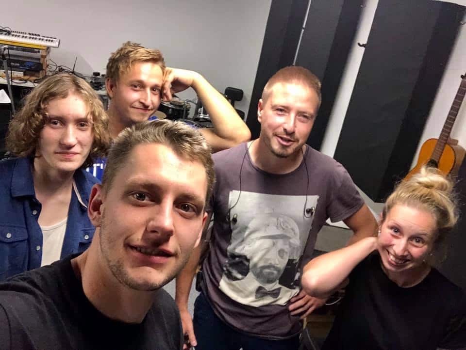 Kapela Těsně Vedle